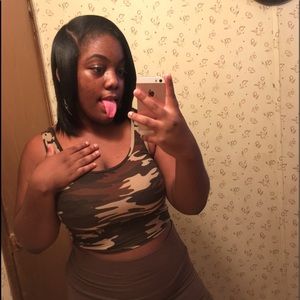 Meet your Posher, Denisha